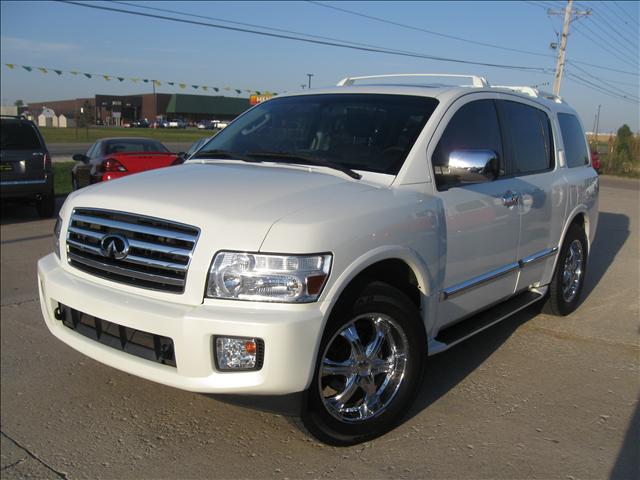 2005 Infiniti QX56 Base