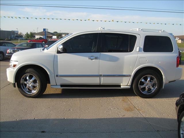 2005 Infiniti QX56 Base