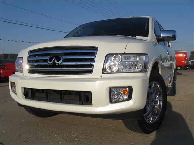 2005 Infiniti QX56 Base