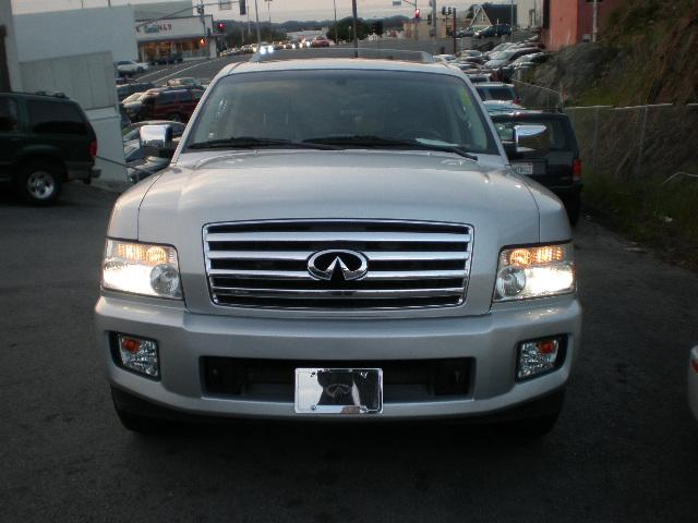 2005 Infiniti QX56 Base