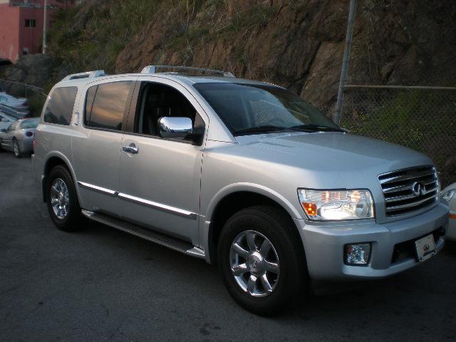 2005 Infiniti QX56 Base