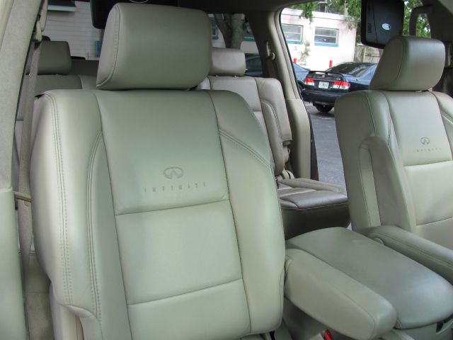 2005 Infiniti QX56 EX - DUAL Power Doors