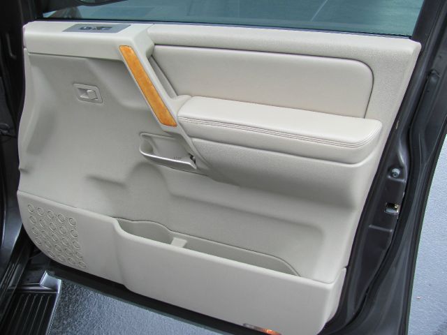 2005 Infiniti QX56 EX - DUAL Power Doors