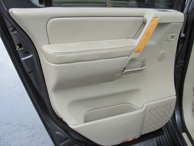 2005 Infiniti QX56 EX - DUAL Power Doors