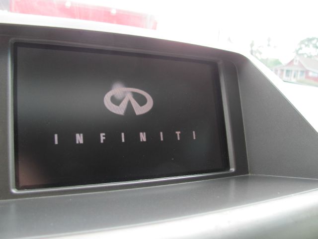 2005 Infiniti QX56 EX - DUAL Power Doors