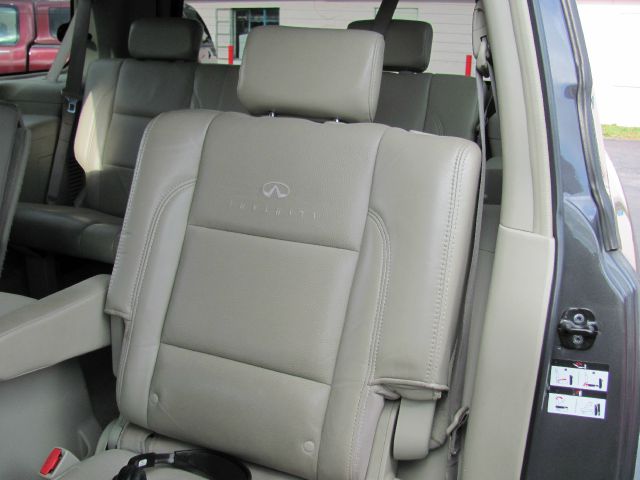 2005 Infiniti QX56 EX - DUAL Power Doors