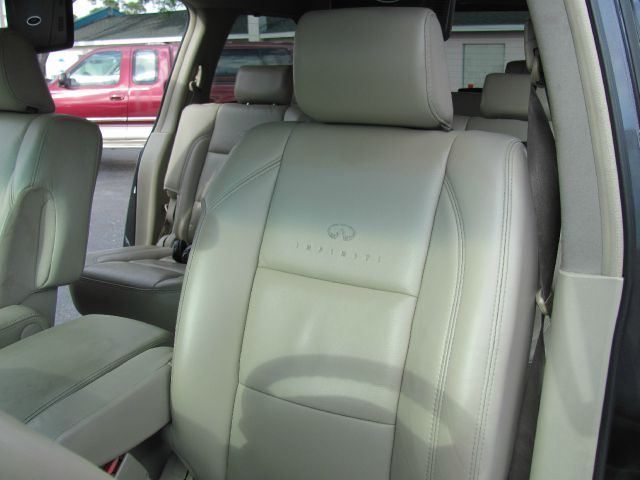 2005 Infiniti QX56 EX - DUAL Power Doors