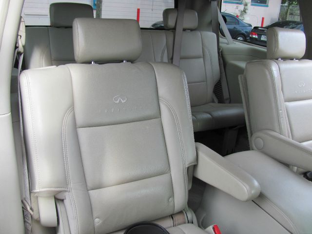 2005 Infiniti QX56 EX - DUAL Power Doors