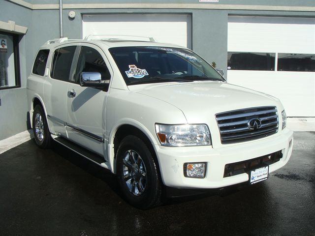 2005 Infiniti QX56 Base