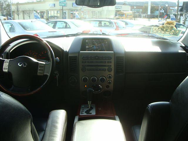 2005 Infiniti QX56 Base