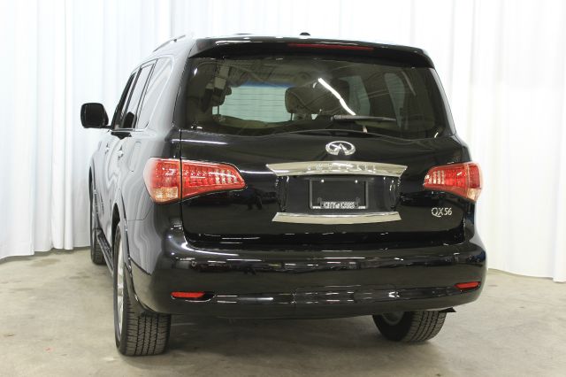 2011 Infiniti QX56 Limited 4WD One Owner Leather