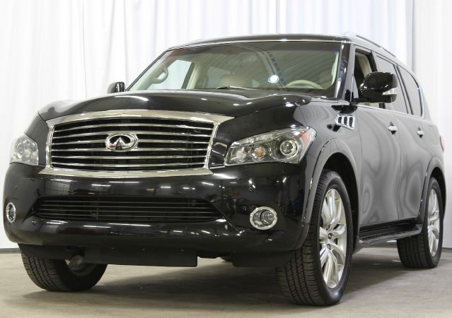 2011 Infiniti QX56 Limited 4WD One Owner Leather