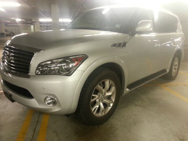 2012 Infiniti QX56 Ram 3500 Diesel 2-WD