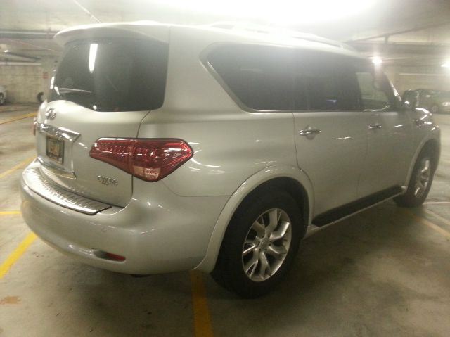 2012 Infiniti QX56 Ram 3500 Diesel 2-WD