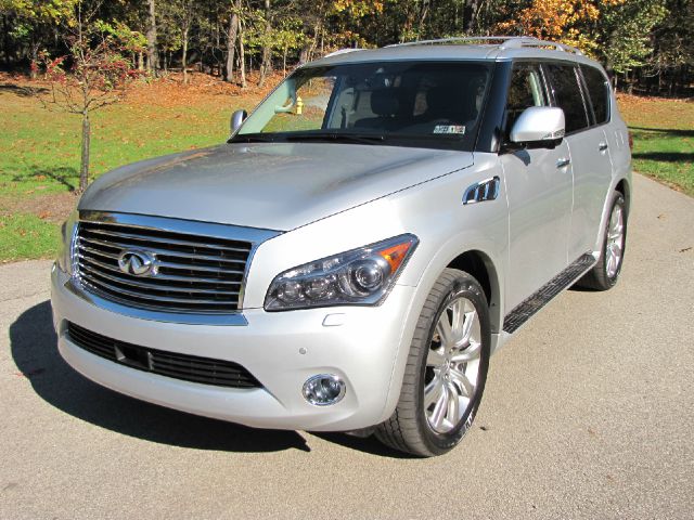 2012 Infiniti QX56 Ram 3500 Diesel 2-WD