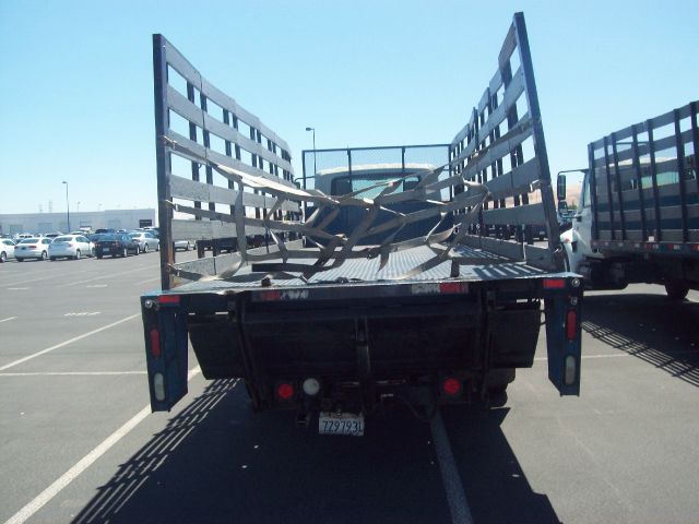 2005 International 4300 Silverado Shortbed