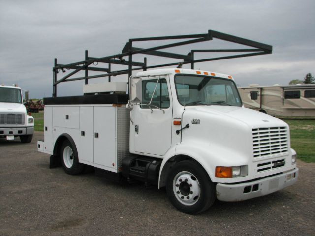 2000 International 4700 3.2 Quattro Navigation