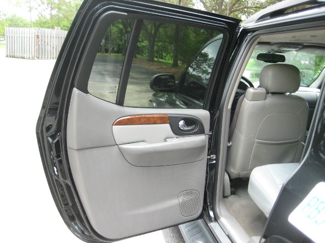 2006 Isuzu Ascender Maxx SS Sedan