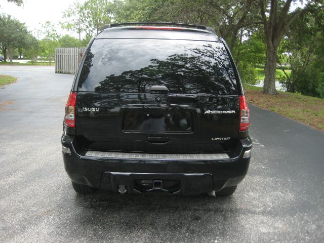 2006 Isuzu Ascender Maxx SS Sedan