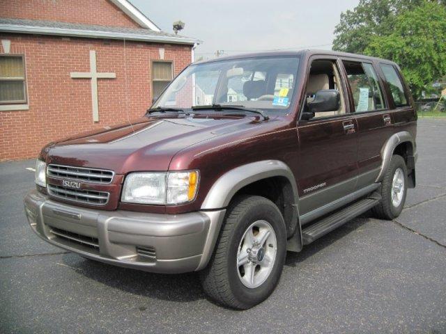 2000 Isuzu Trooper XR