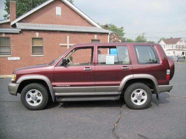 2000 Isuzu Trooper XR