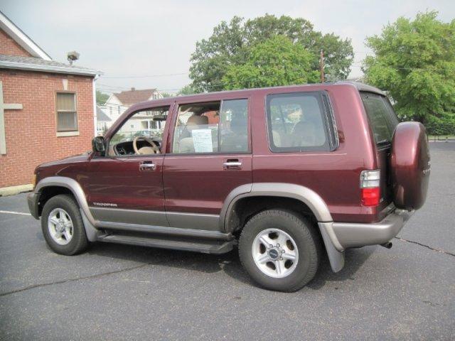 2000 Isuzu Trooper XR