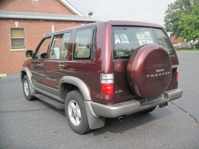 2000 Isuzu Trooper XR