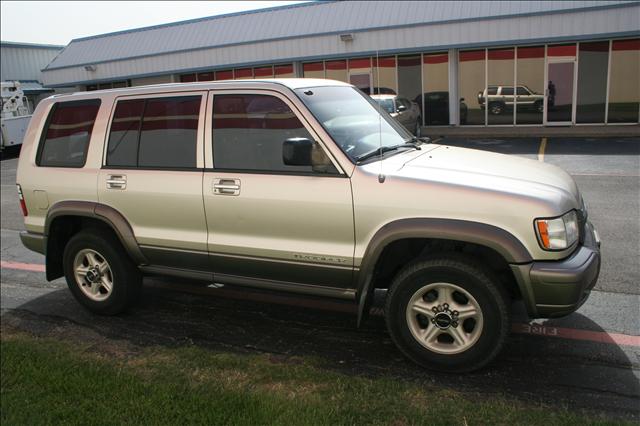 2000 Isuzu Trooper XR