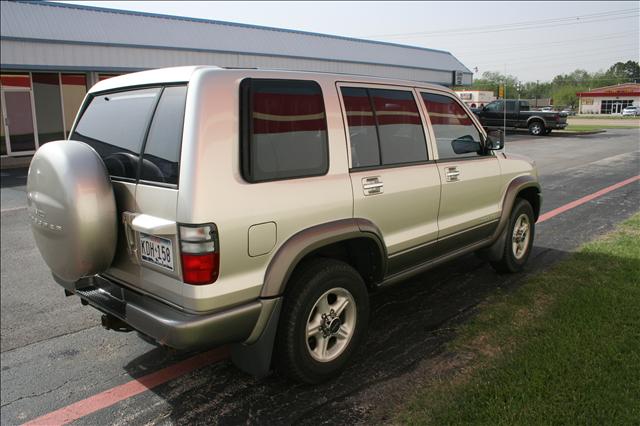 2000 Isuzu Trooper XR