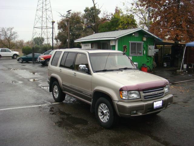 2001 Isuzu Trooper E32