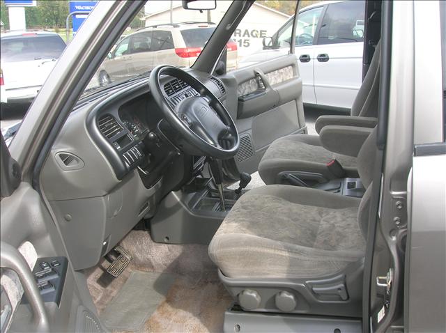 2001 Isuzu Trooper EX - DUAL Power Doors