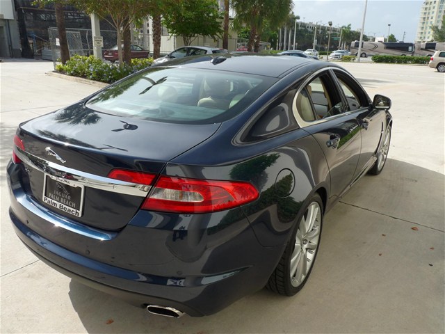 2010 JAGUAR XF CLUB CAB SLT