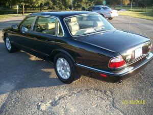 1998 JAGUAR XJ8 SUV