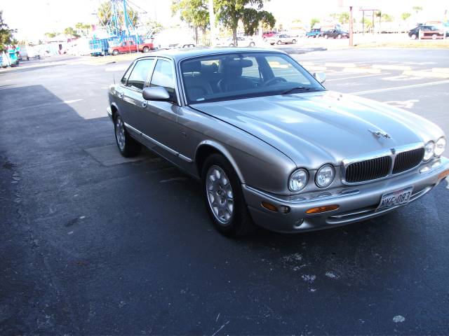 1998 JAGUAR XJ8 Base