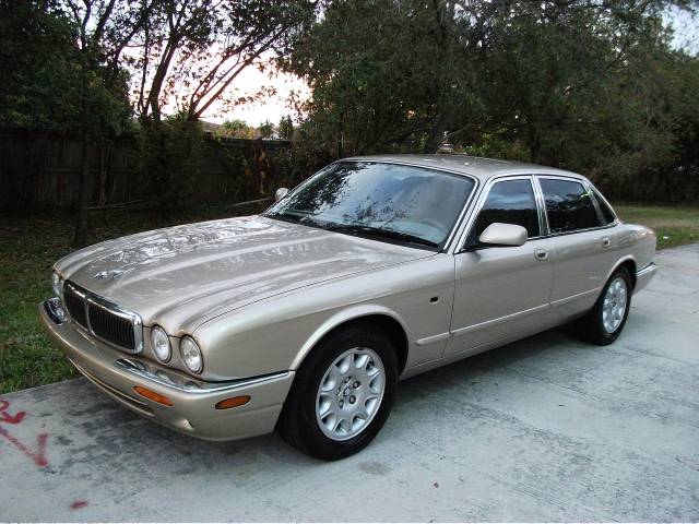 1999 JAGUAR XJ8 Base