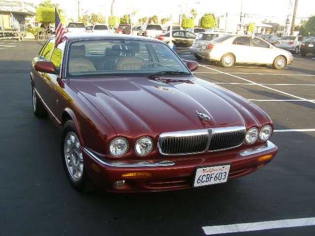 1999 JAGUAR XJ8 Base