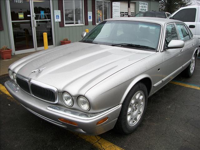 1999 JAGUAR XJ8 Base