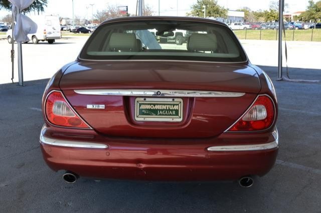 2004 JAGUAR XJ8 Base