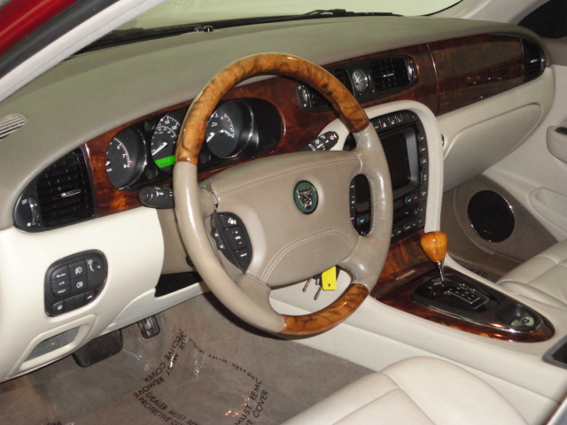 2004 JAGUAR XJ8 Base