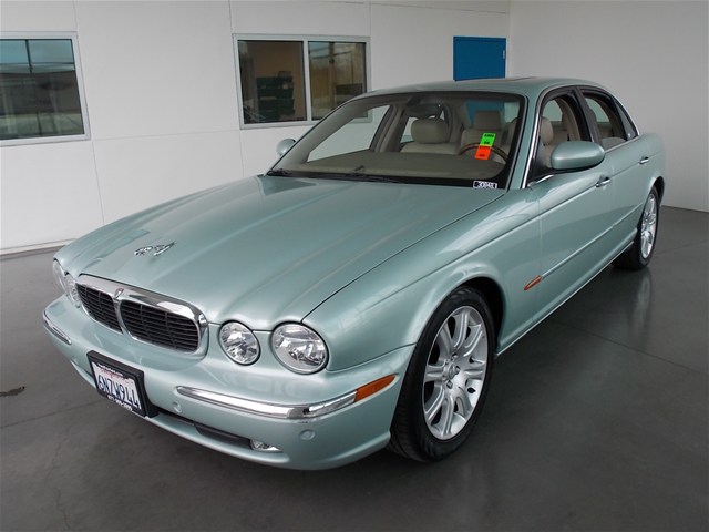 2004 JAGUAR XJ8 Base