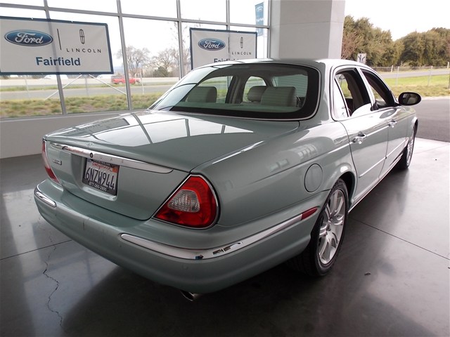 2004 JAGUAR XJ8 Base