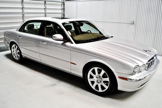 2005 JAGUAR XJ8 LT Extended,8 FOOT BOX