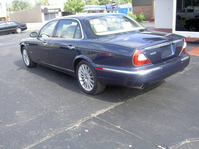 2006 JAGUAR XJ8 ESi