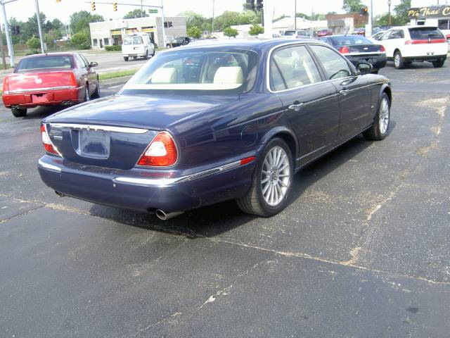 2006 JAGUAR XJ8 ESi