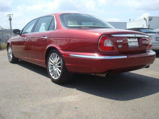 2006 JAGUAR XJ8 SUV