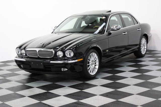 2007 JAGUAR XJ8 2-door 2WD LS