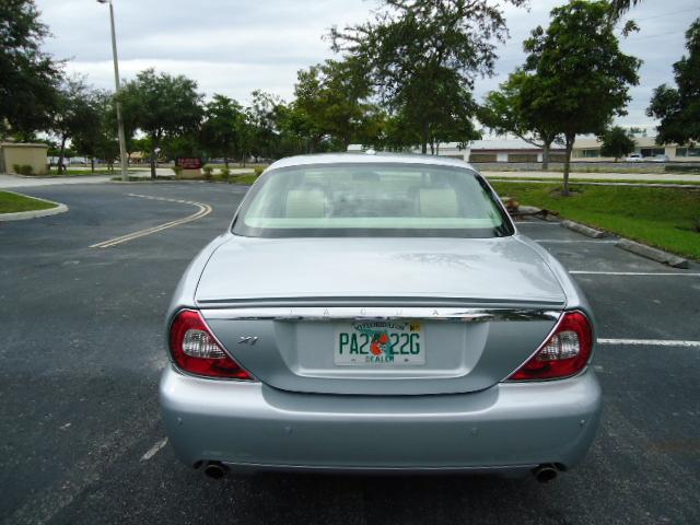 2008 JAGUAR XJ8 ESi