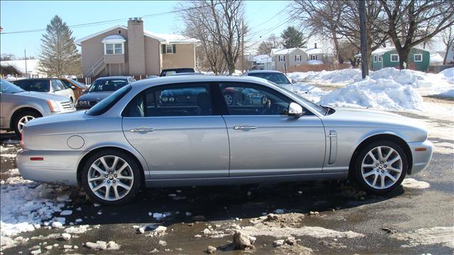 2008 JAGUAR XJ8 ESi