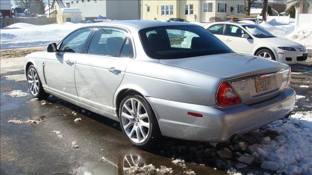 2008 JAGUAR XJ8 ESi