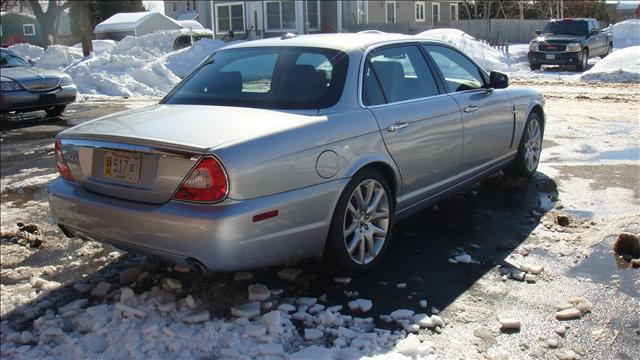 2008 JAGUAR XJ8 ESi